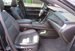 2020 Cadillac XT5 - Image 25