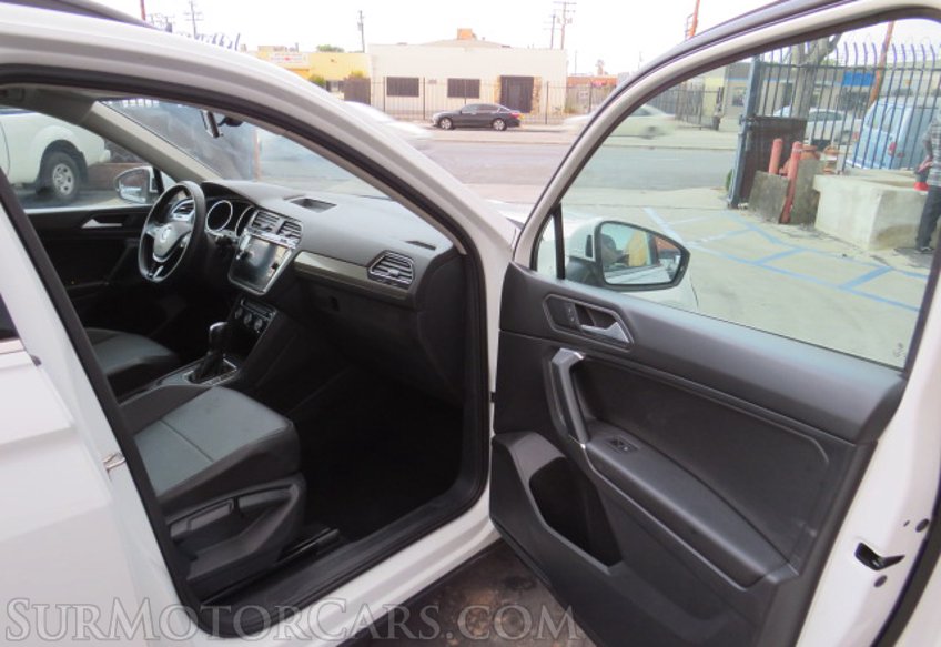 2020 Volkswagen Tiguan - Image 21