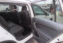 2020 Volkswagen Tiguan - Image 23