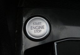 2020 Volkswagen Tiguan - Image 40