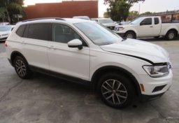 2020 Volkswagen Tiguan - Image 2