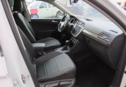 2020 Volkswagen Tiguan - Image 25