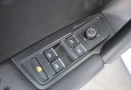 2020 Volkswagen Tiguan - Image 48