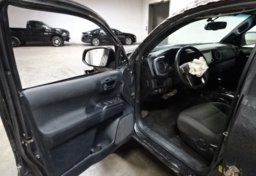 2019 Toyota Tacoma 4WD - Image 20