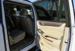2015 GMC Yukon XL - Image 29