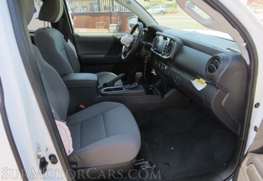 2021 Toyota Tacoma - Image 16