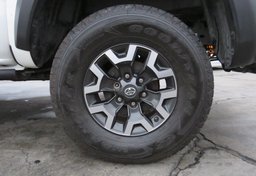 2021 Toyota Tacoma - Image 21