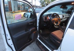 2021 Toyota Tacoma - Image 22