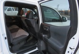 2021 Toyota Tacoma - Image 25