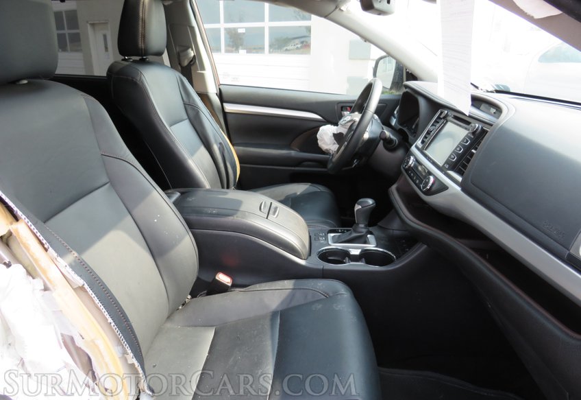 2018 Toyota Highlander - Image 14