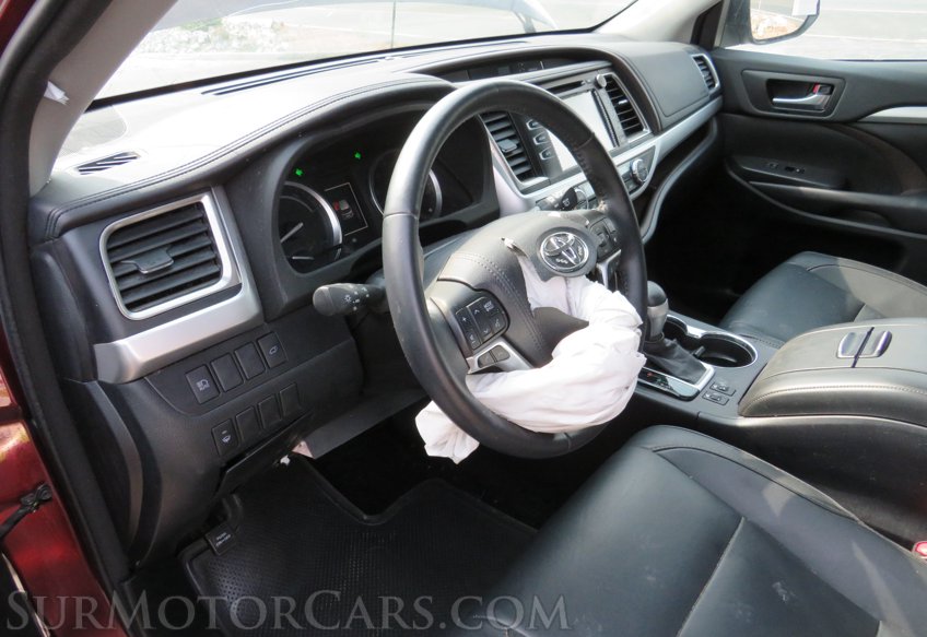 2018 Toyota Highlander - Image 23