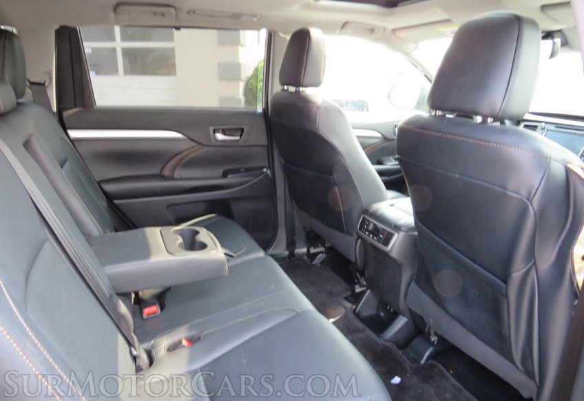 2018 Toyota Highlander - Image 25