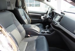 2018 Toyota Highlander - Image 14