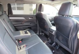 2018 Toyota Highlander - Image 25