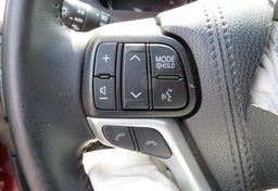 2018 Toyota Highlander - Image 31