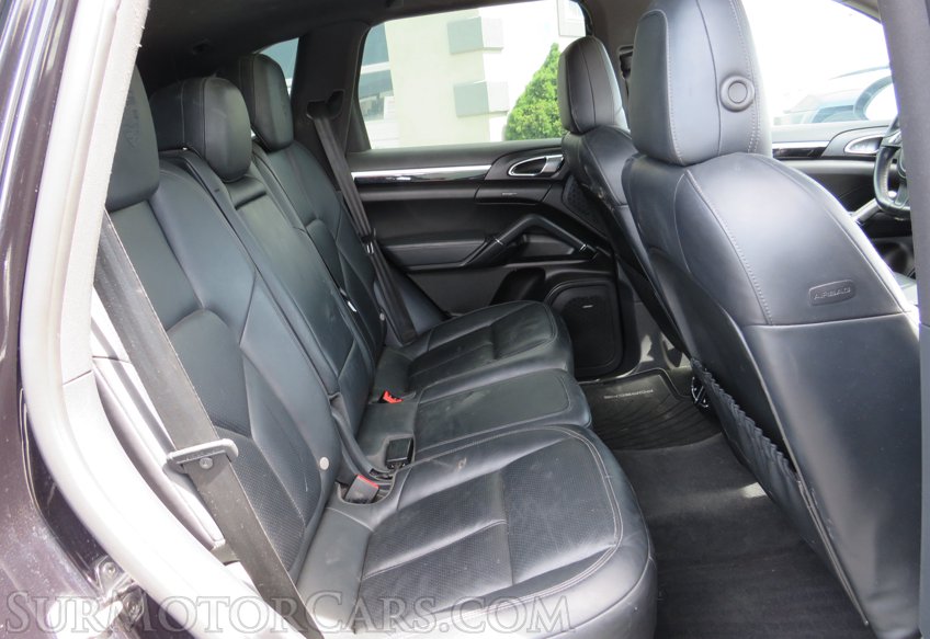 2014 Porsche Cayenne - Image 30