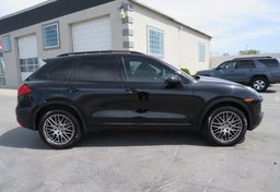 2014 Porsche Cayenne - Image 9