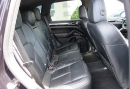 2014 Porsche Cayenne - Image 30