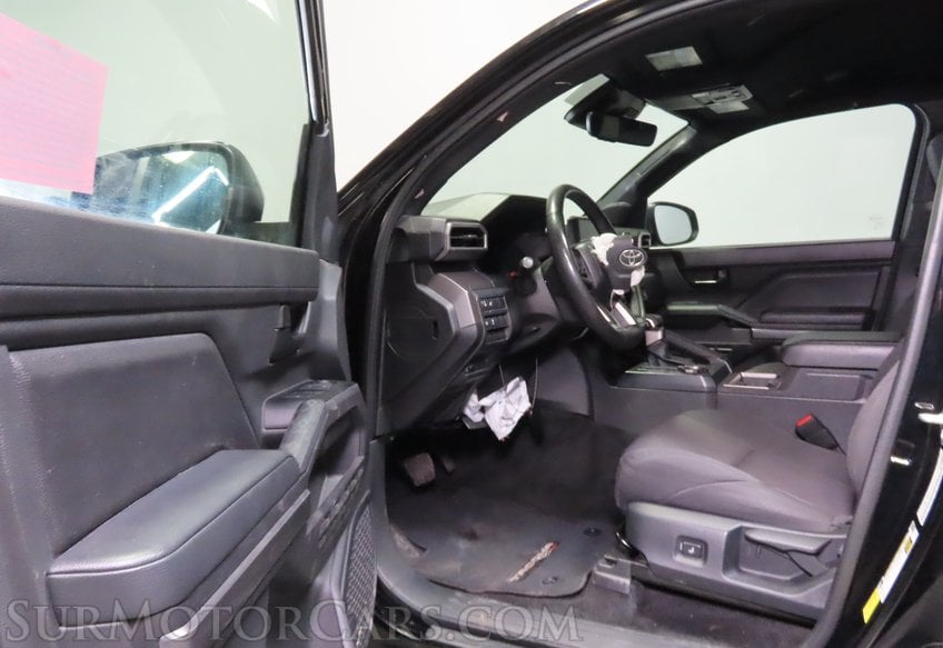 2024 Toyota Tacoma 4x4 SR5 - Image 24