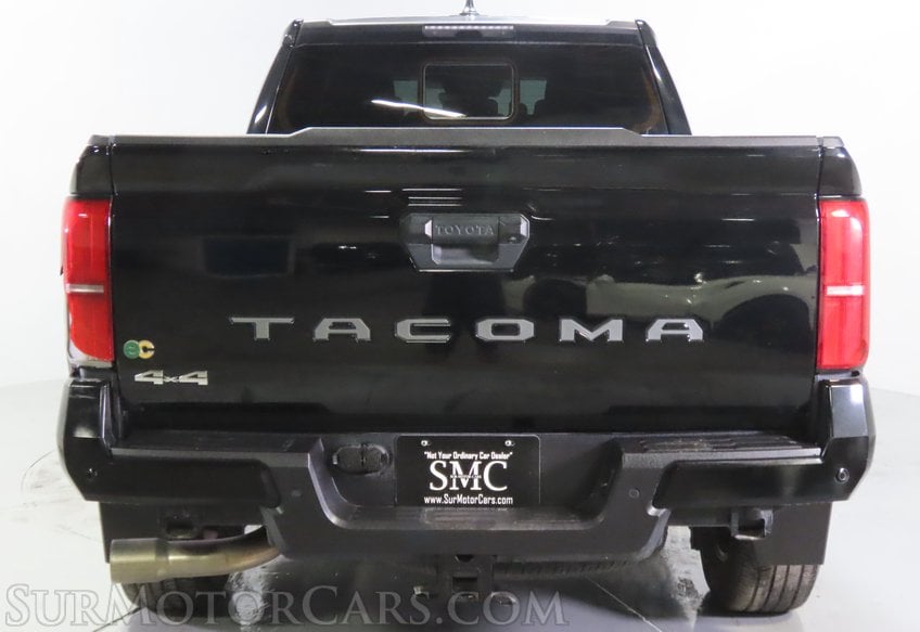 2024 Toyota Tacoma 4x4 SR5 - Image 12