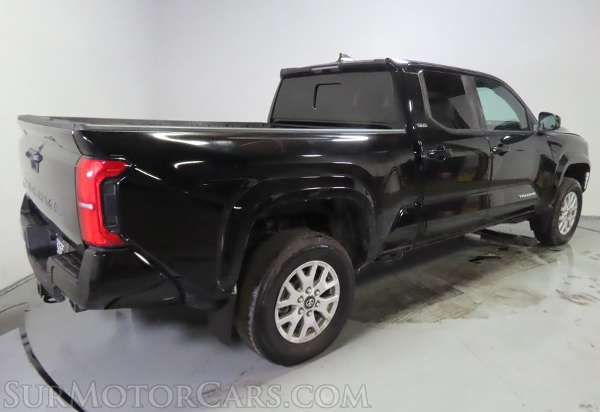 2024 Toyota Tacoma 4x4 SR5 - Image 8