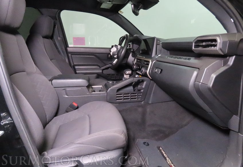 2024 Toyota Tacoma 4x4 SR5 - Image 22