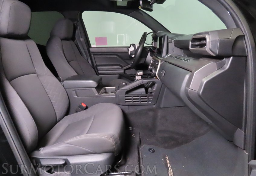 2024 Toyota Tacoma 4x4 SR5 - Image 23