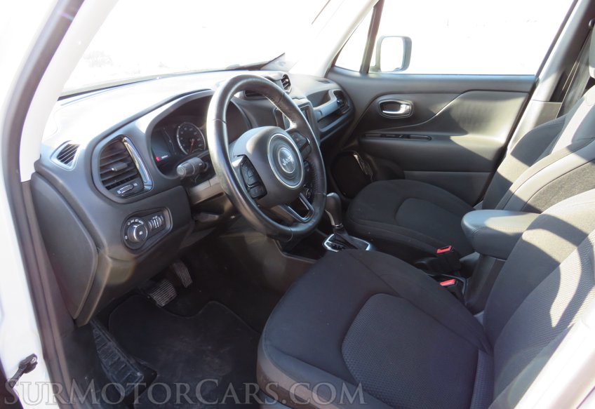 2020 Jeep Renegade - Image 30