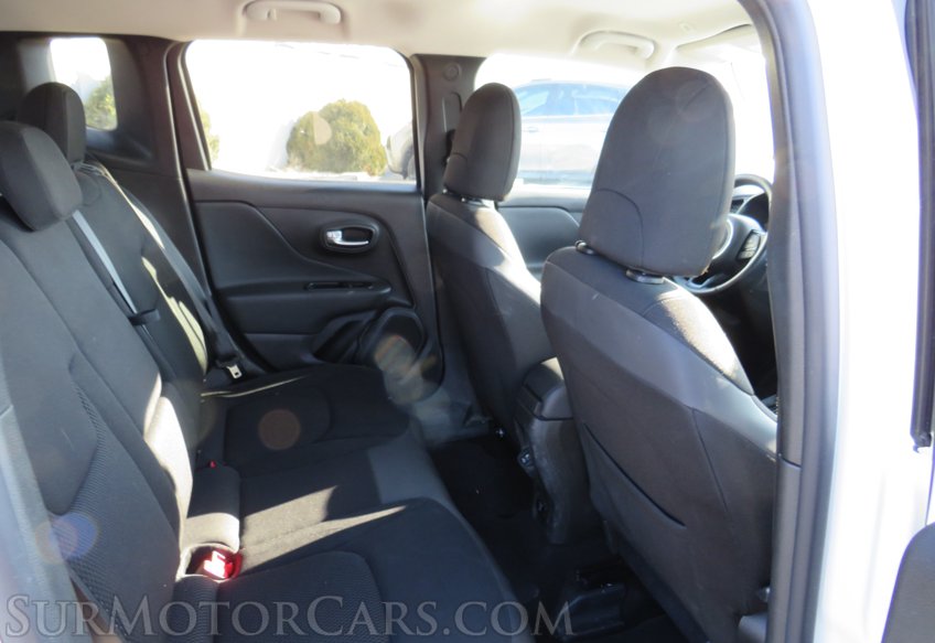 2020 Jeep Renegade - Image 36