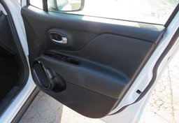 2020 Jeep Renegade - Image 60