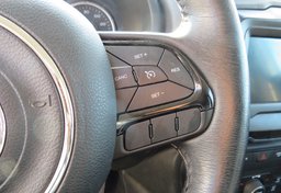 2020 Jeep Renegade - Image 42