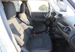 2020 Jeep Renegade - Image 39