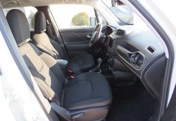 2020 Jeep Renegade - Image 34