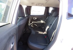 2020 Jeep Renegade - Image 37