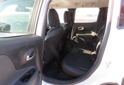 2020 Jeep Renegade - Image 35