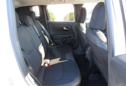 2020 Jeep Renegade - Image 40