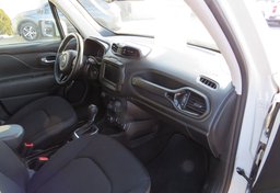 2020 Jeep Renegade - Image 32