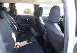 2020 Jeep Renegade - Image 36