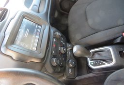 2020 Jeep Renegade - Image 45