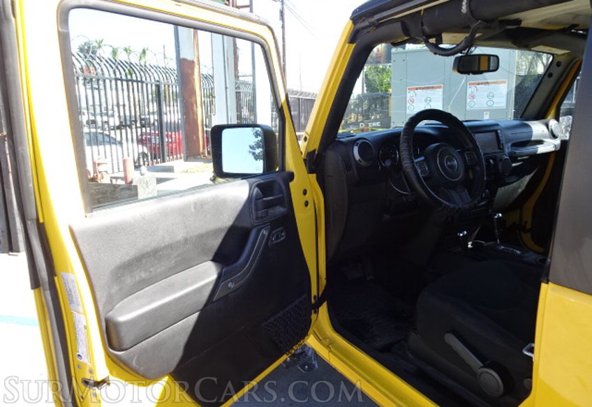 2015 Jeep Wrangler - Image 19