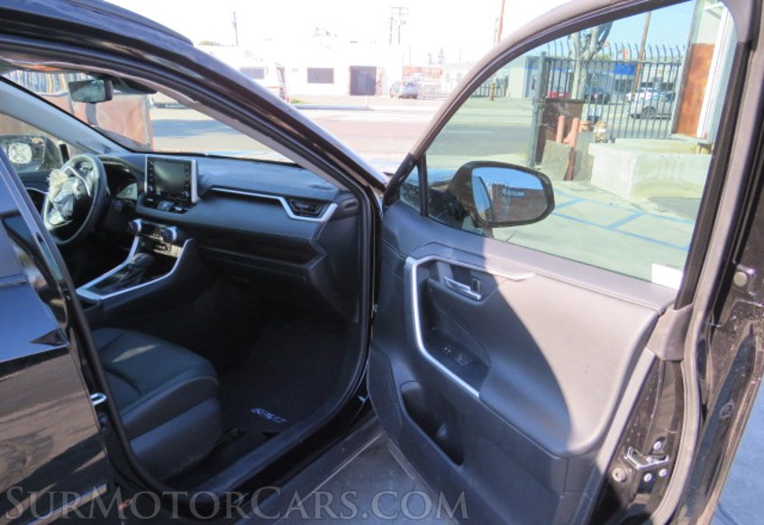 2021 Toyota RAV4 - Image 20