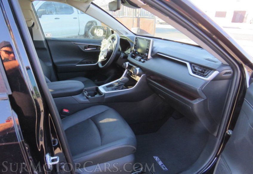 2021 Toyota RAV4 - Image 24