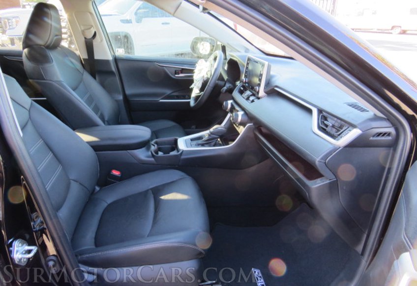 2021 Toyota RAV4 - Image 25