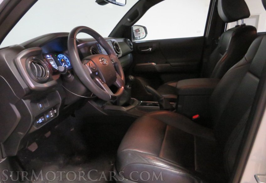 2022 Toyota Tacoma - Image 19