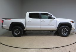 2022 Toyota Tacoma - Image 10