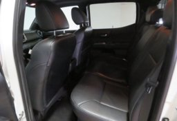 2022 Toyota Tacoma - Image 30