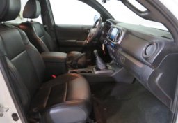 2022 Toyota Tacoma - Image 28