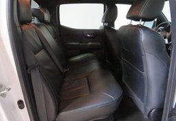 2022 Toyota Tacoma - Image 25