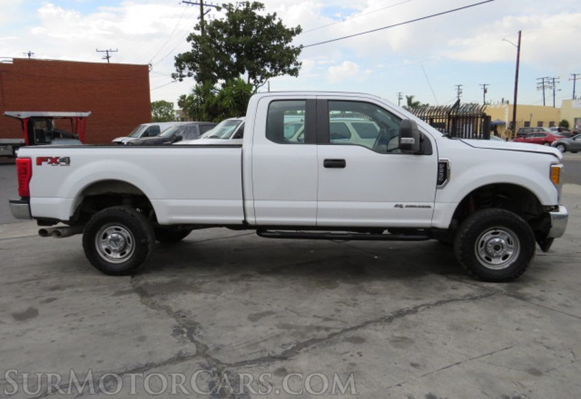 2017 Ford Super Duty F-250 SRW - Image 6