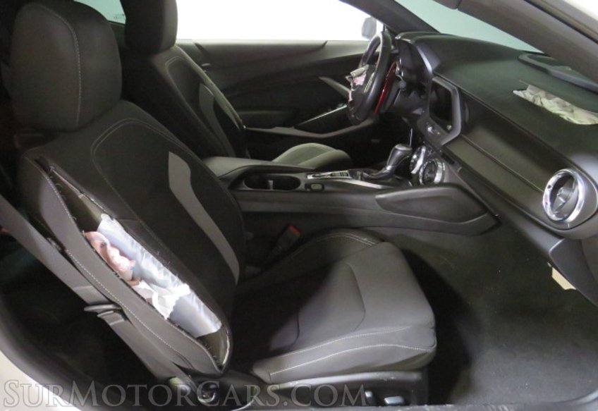 2021 Chevrolet Camaro - Image 23